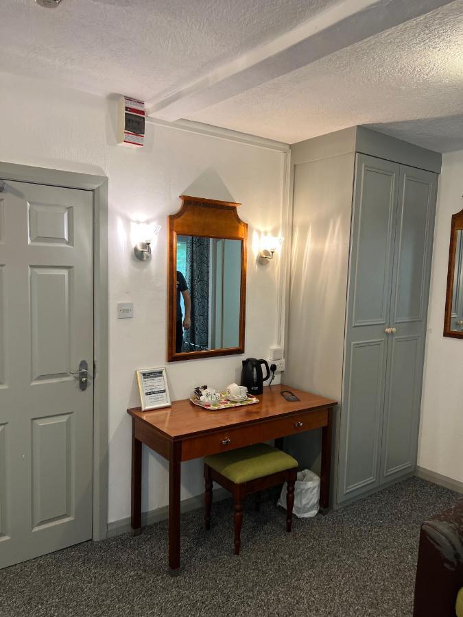 The Chainbridge Hotel Ланголен Екстериор снимка